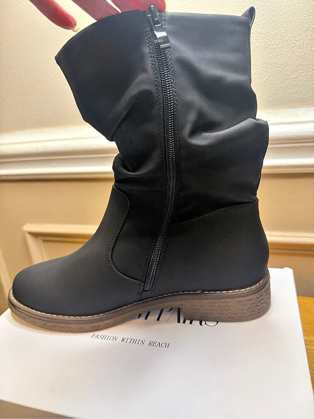 Dream Pairs Winter Chunky Mid Calf Boots US 9.5 New in box